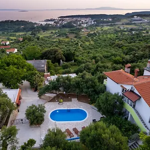 Apartment Pero Dido, Banjol